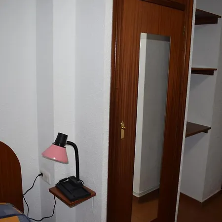 Residencia Universitaria Reuniver Burjassot * 瓦伦西亚